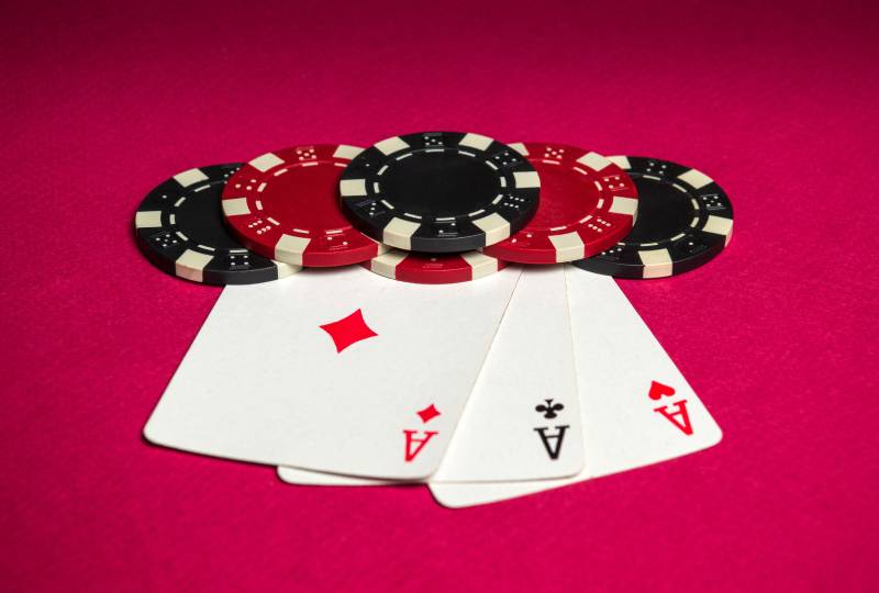 three card poker live